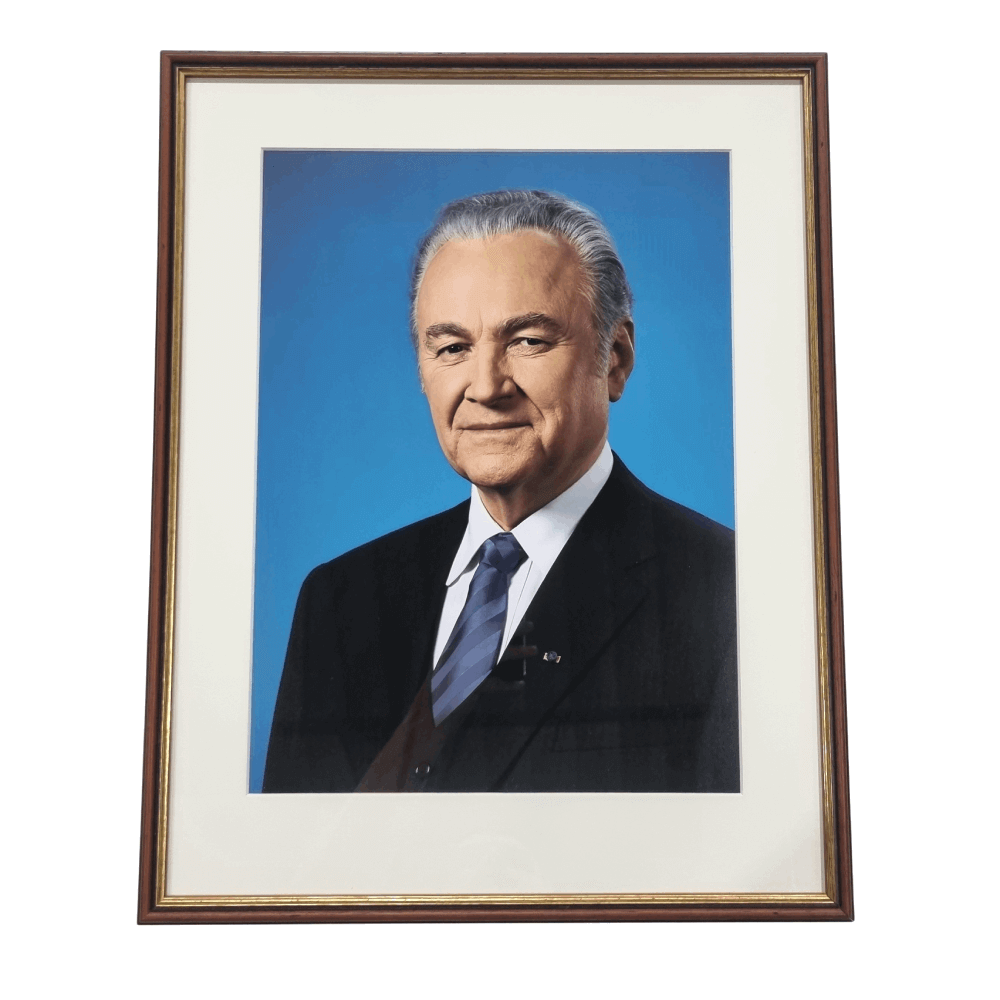 Vabariigi presidendi ametlik foto - Arnold Rüütel (Eesti Vabariigi president aastatel 2001–2006)